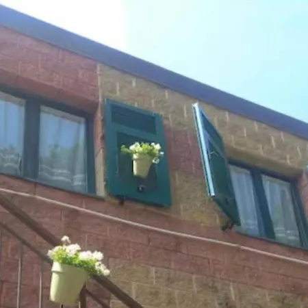 Alojamento de Acomodação e Pequeno-almoço Maison Chic Camogli 1 *